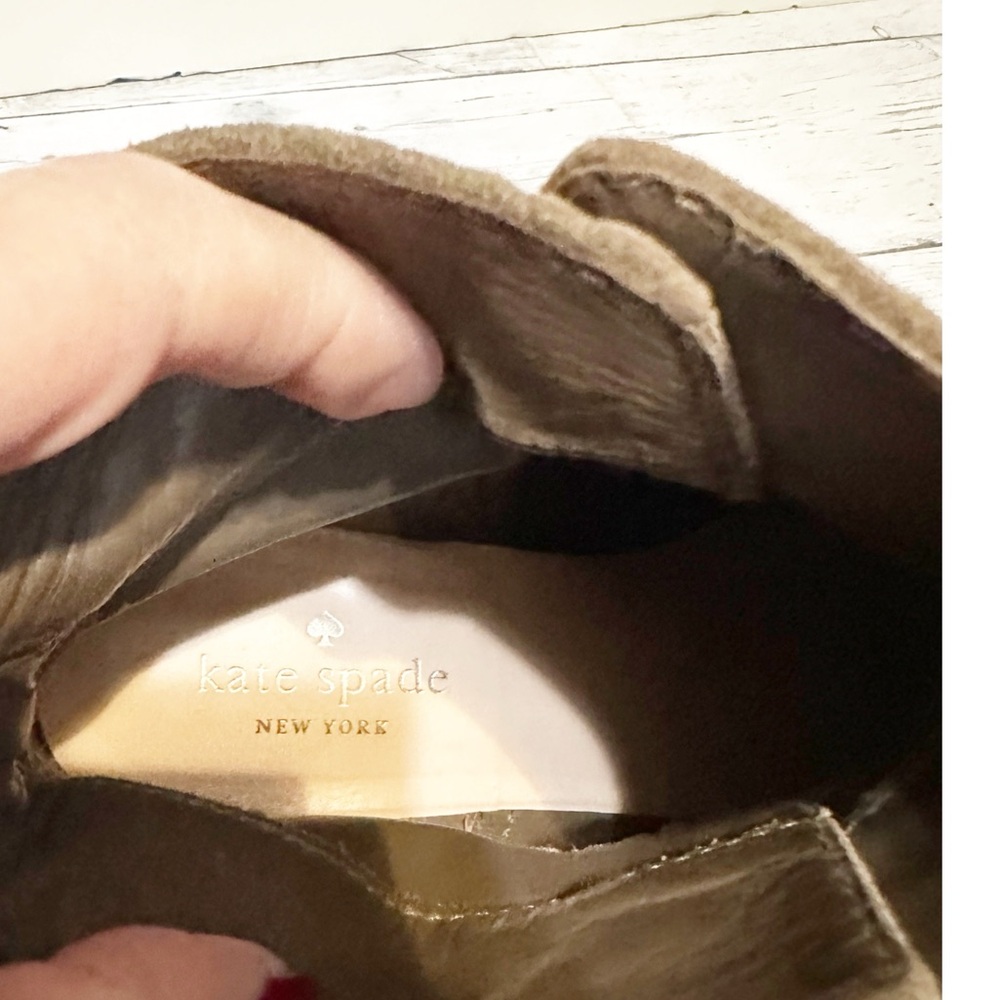 kate spade new York TALEY Light Taupe Suede Leather Ankle Boots Bow Logo Sz 6 - Picture 8 of 9